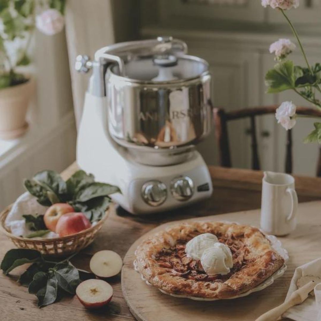 Heavenly apple galette