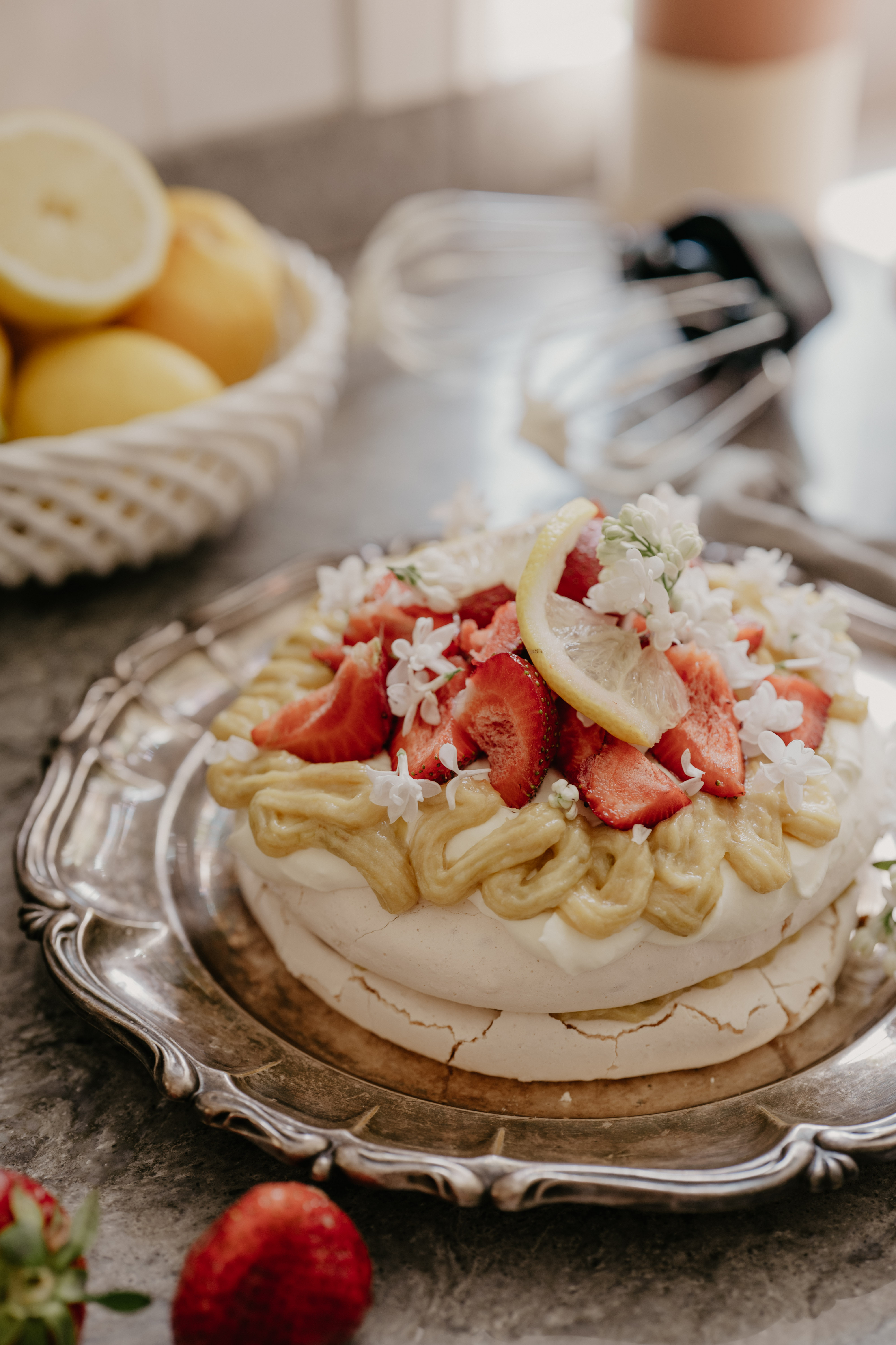 Rhubarb Pavlova